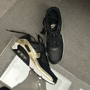 Nike AirMax Black & Gold NWOB